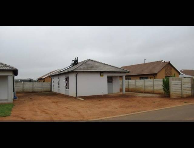 3 BEDROOM HOUSE FOR SALE IN CRYSTAL PARK